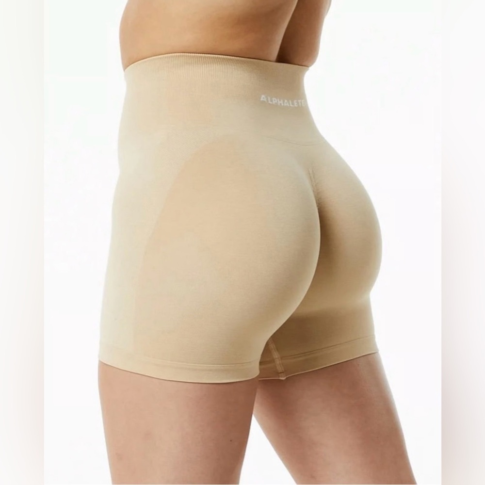 Alphalete - Amplify short 4.5”